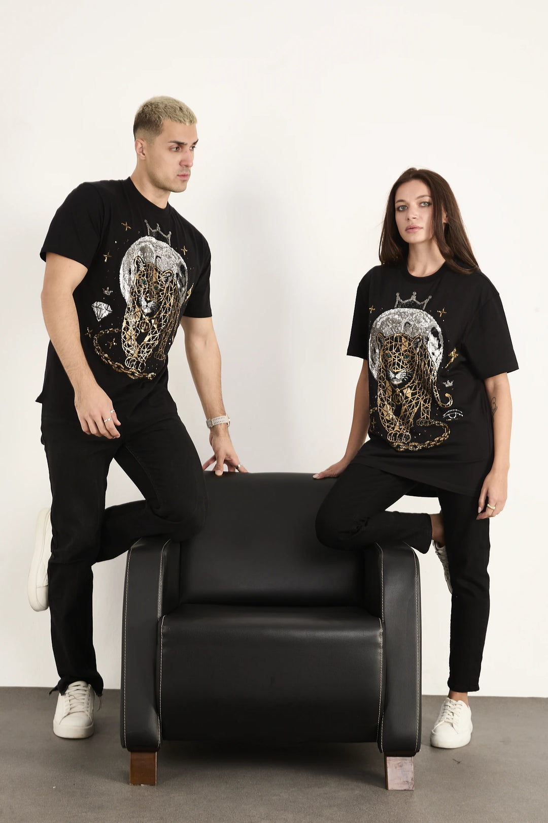 Görünmeden Hükmeden