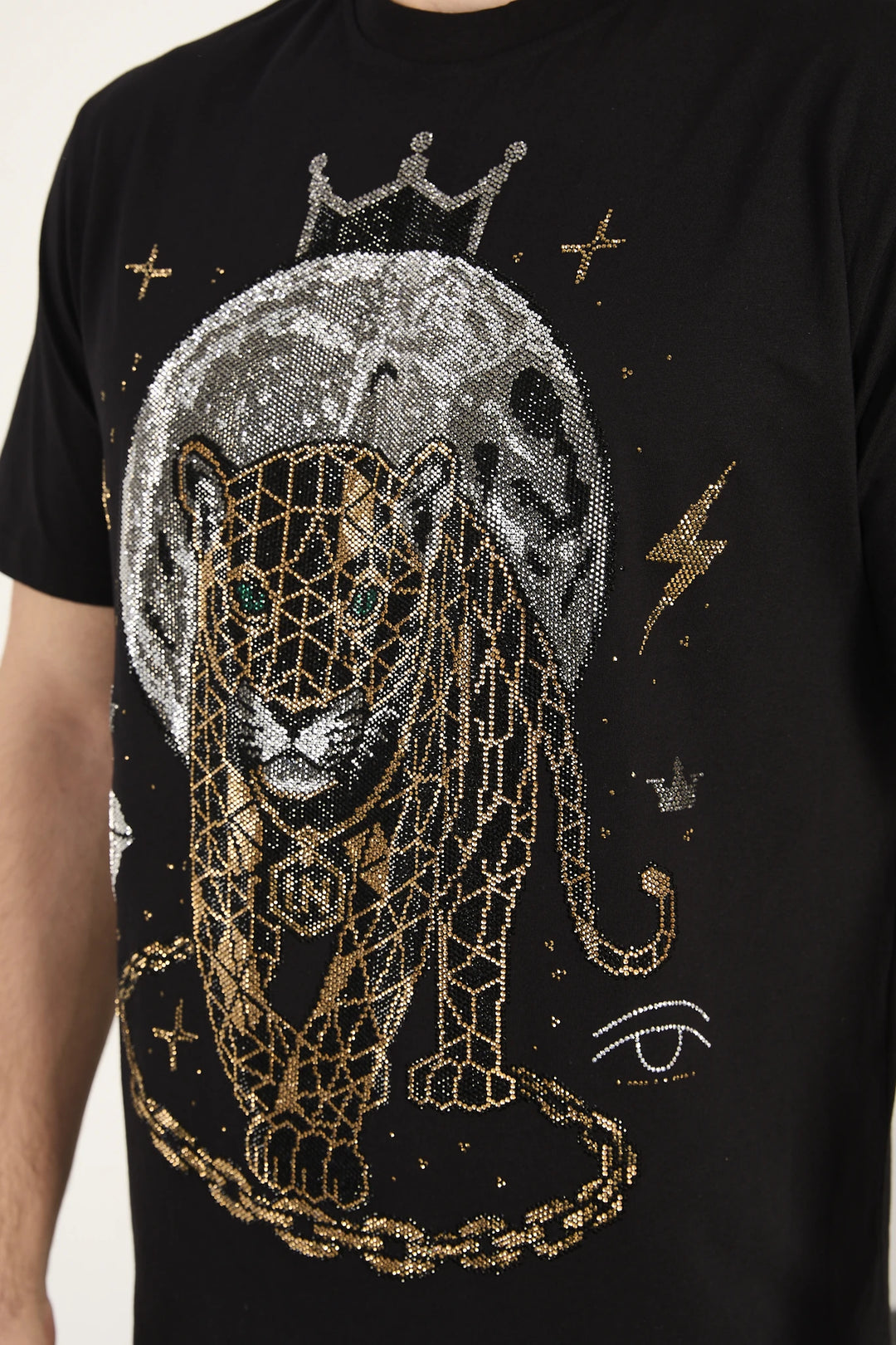 Görünmeden Hükmeden